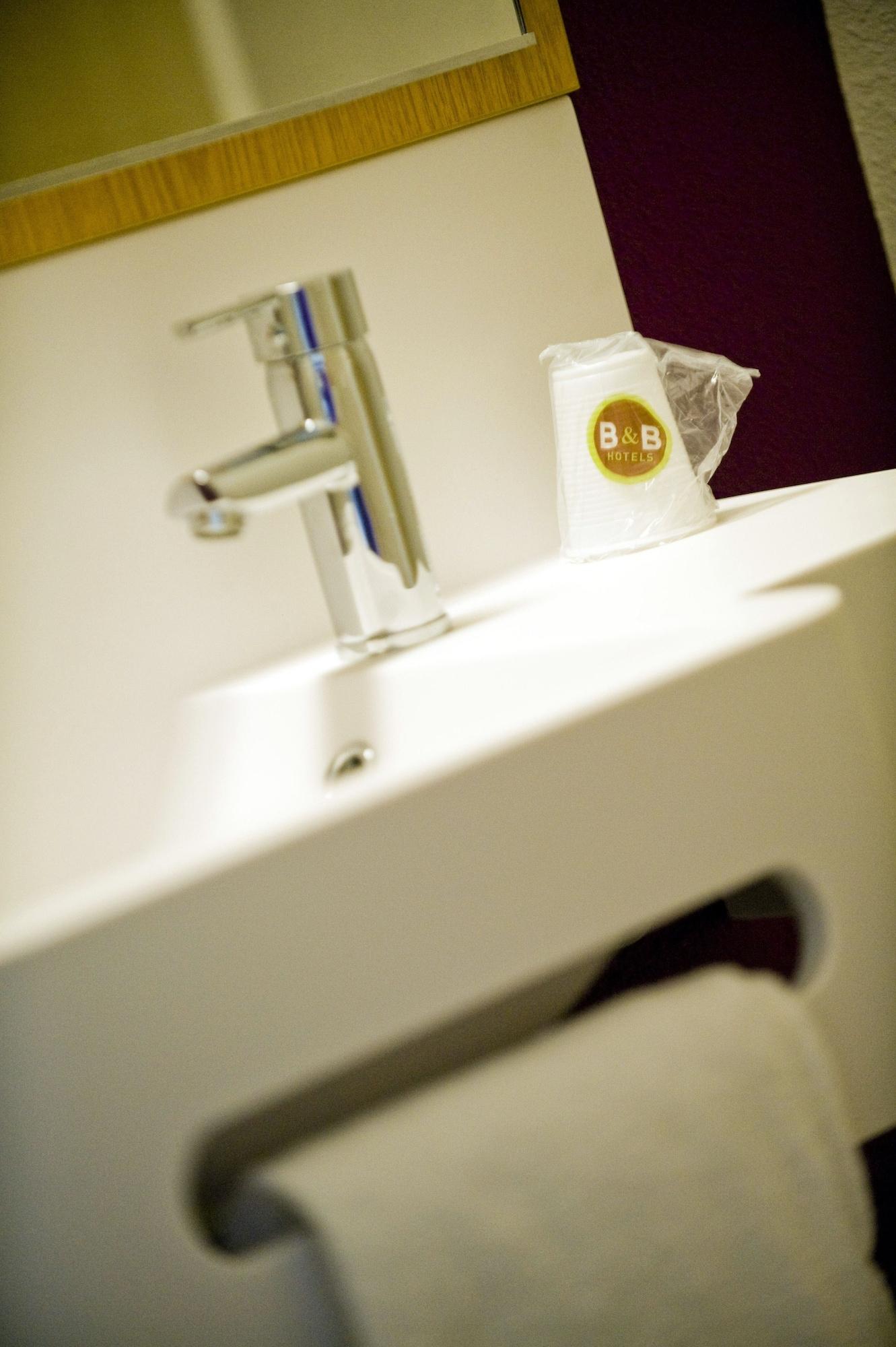 B&B Hotel Nimes Centre Arenes Buitenkant foto