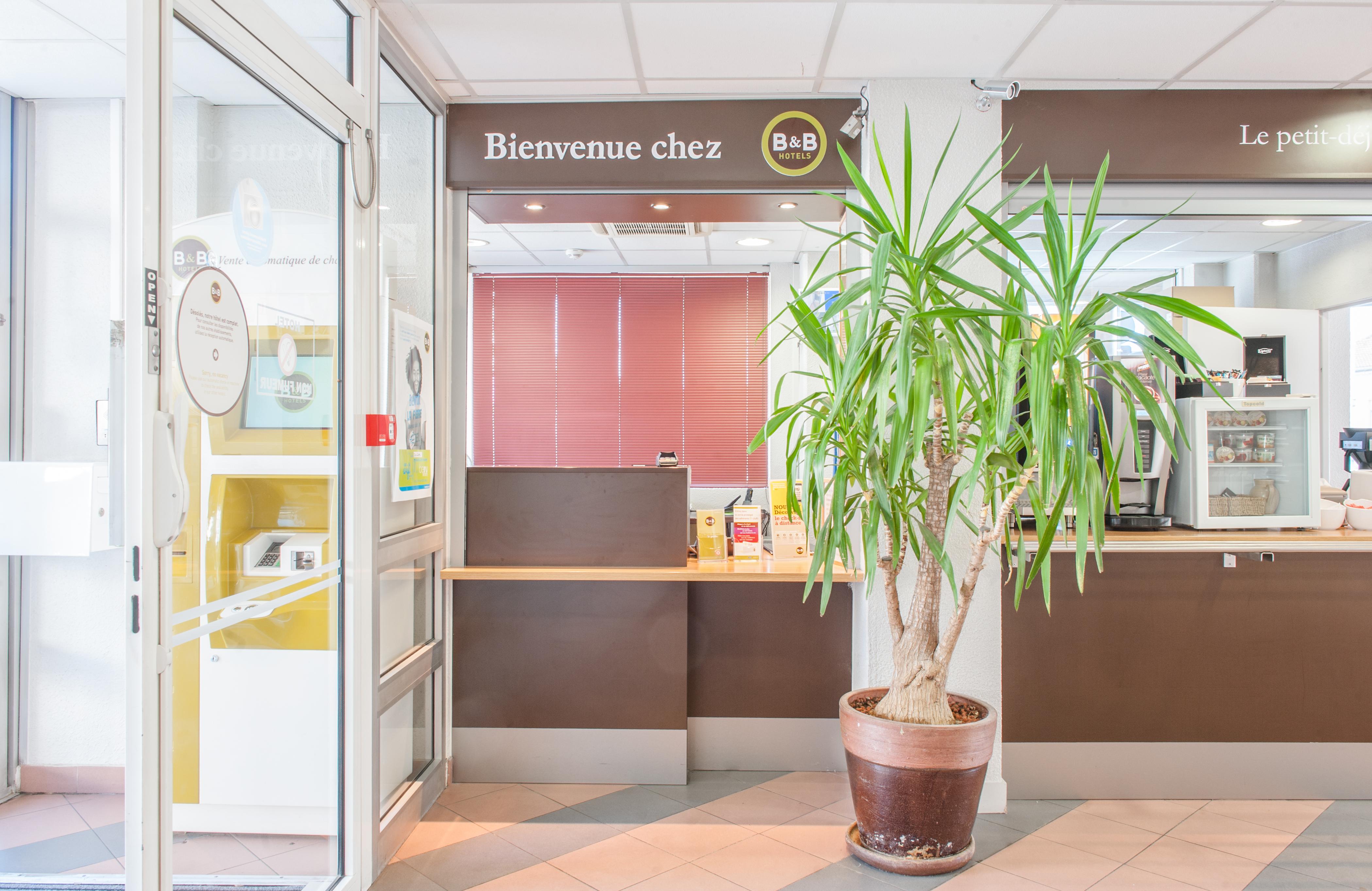 B&B Hotel Nimes Centre Arenes Buitenkant foto