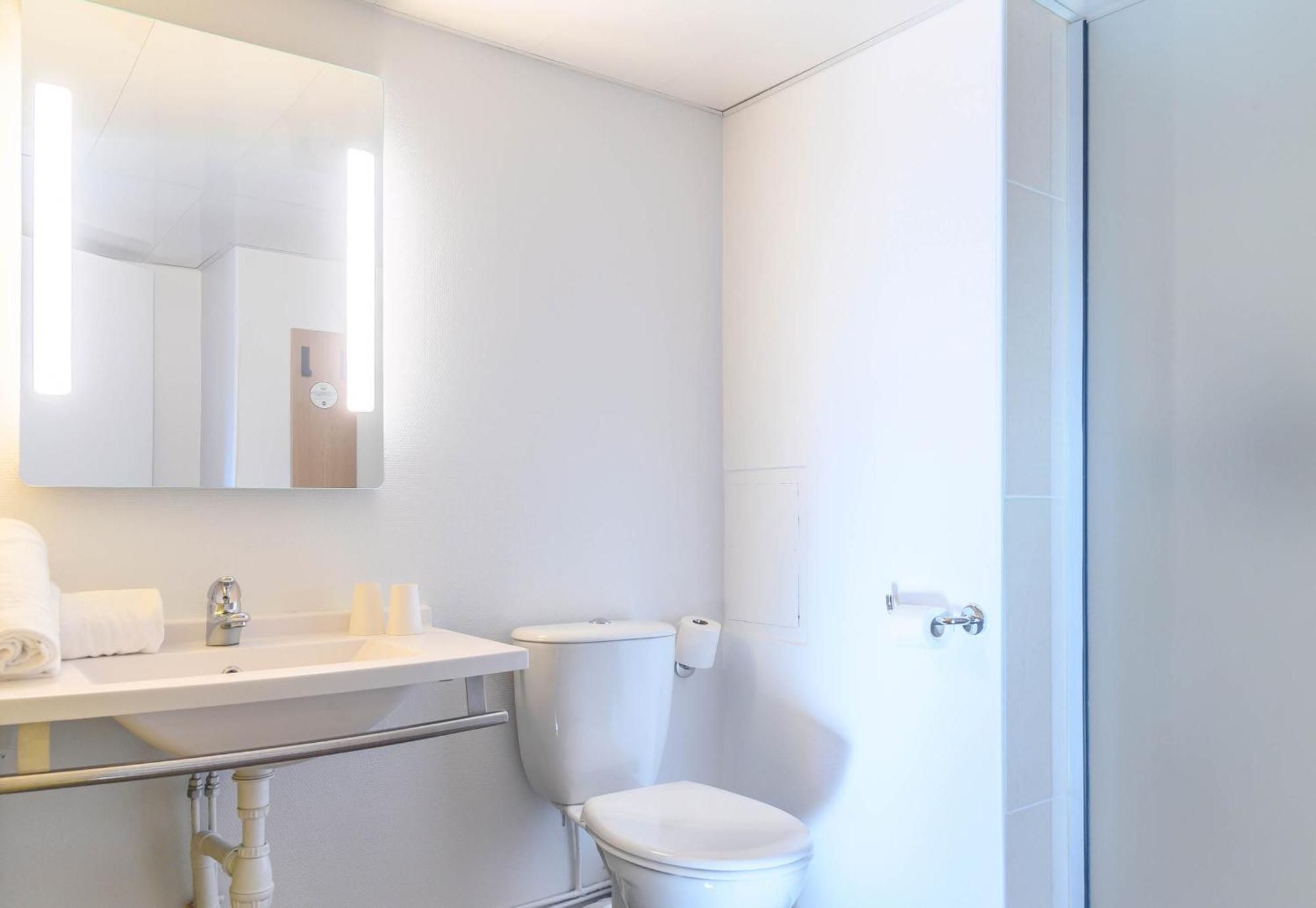 B&B Hotel Nimes Centre Arenes Buitenkant foto
