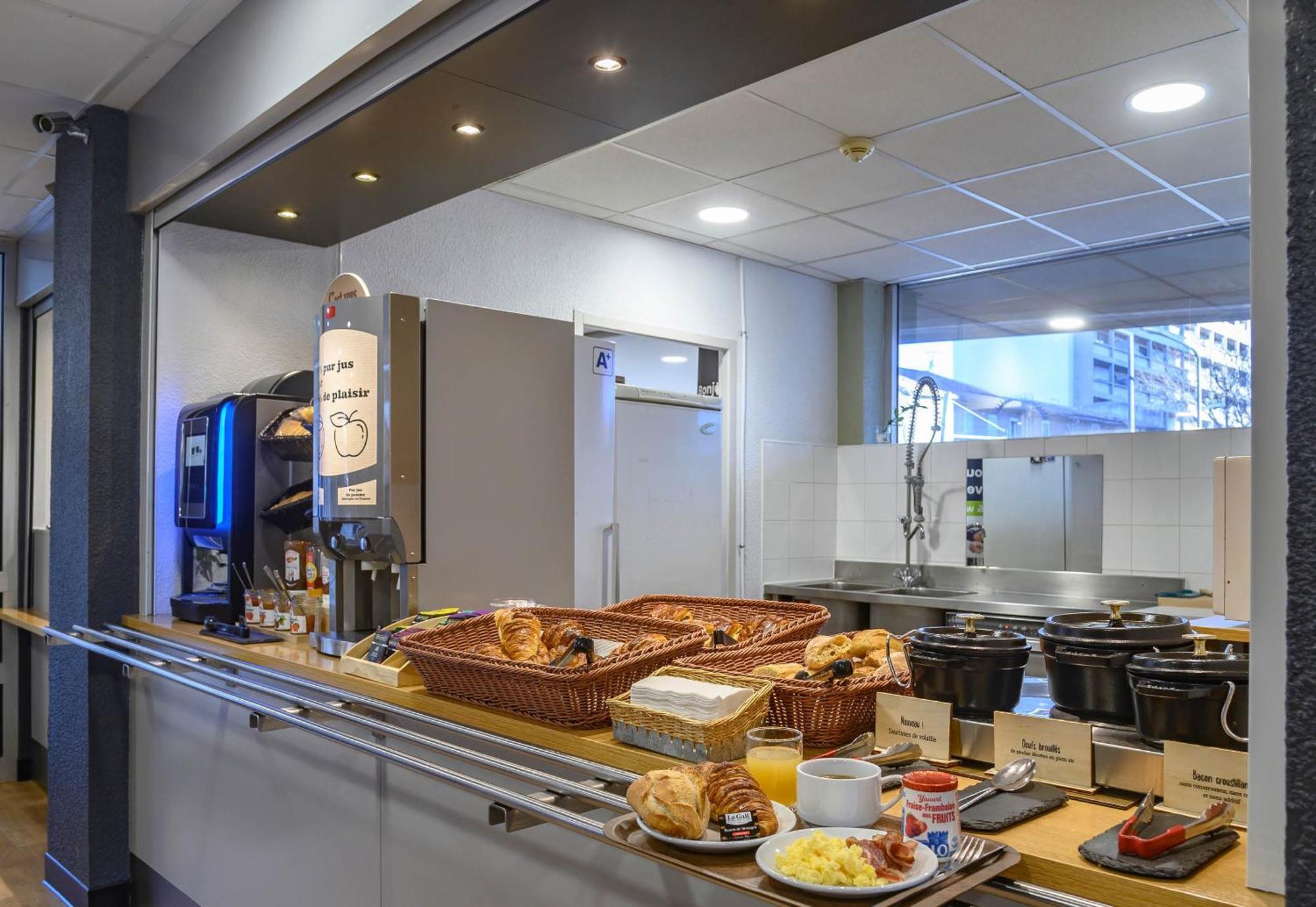 B&B Hotel Nimes Centre Arenes Buitenkant foto