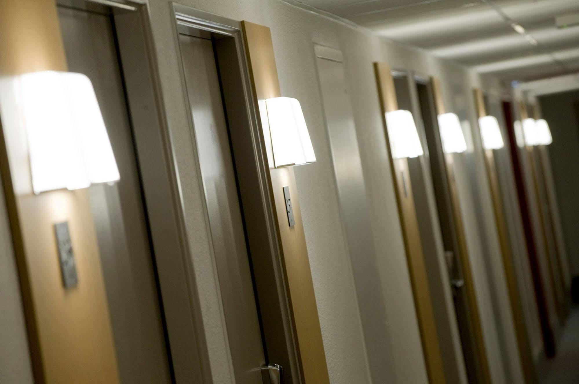 B&B Hotel Nimes Centre Arenes Buitenkant foto
