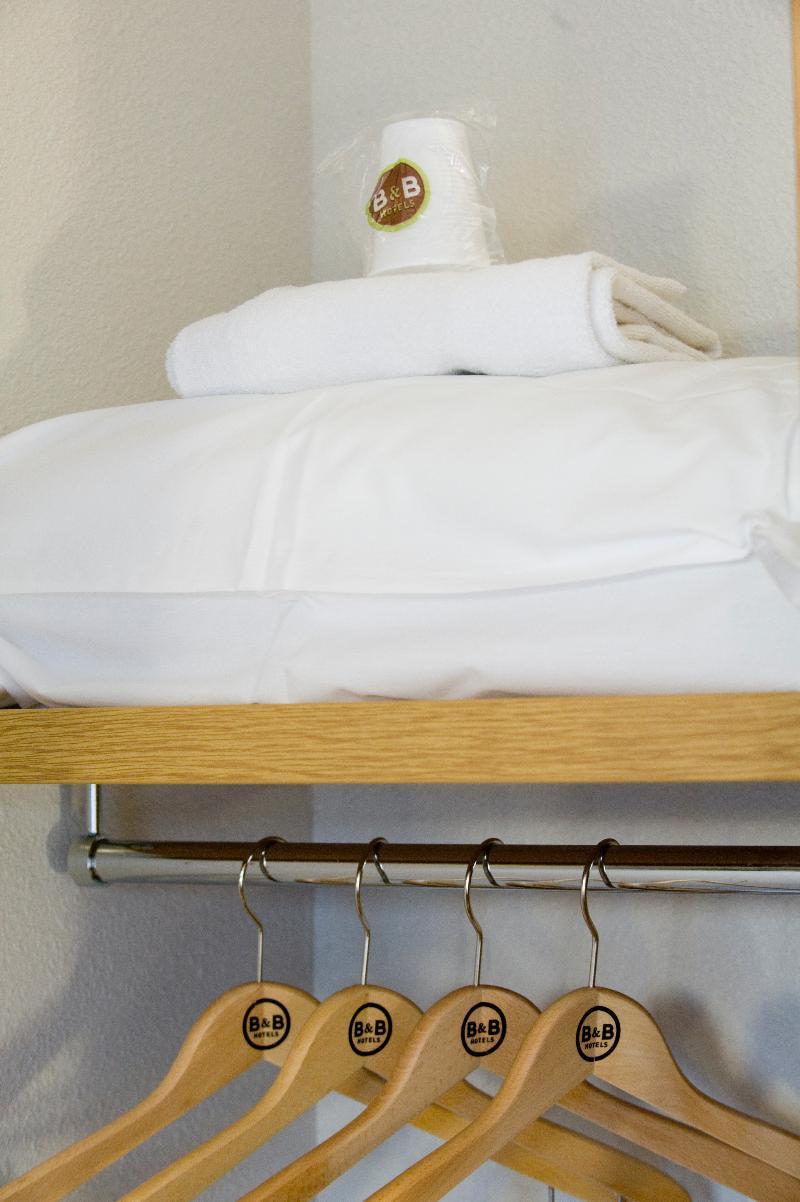 B&B Hotel Nimes Centre Arenes Buitenkant foto